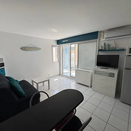 - Avec Piscine דירה אגדה